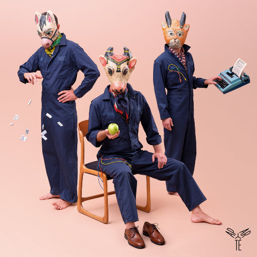 亚洲一区二区三区爆乳四虎
